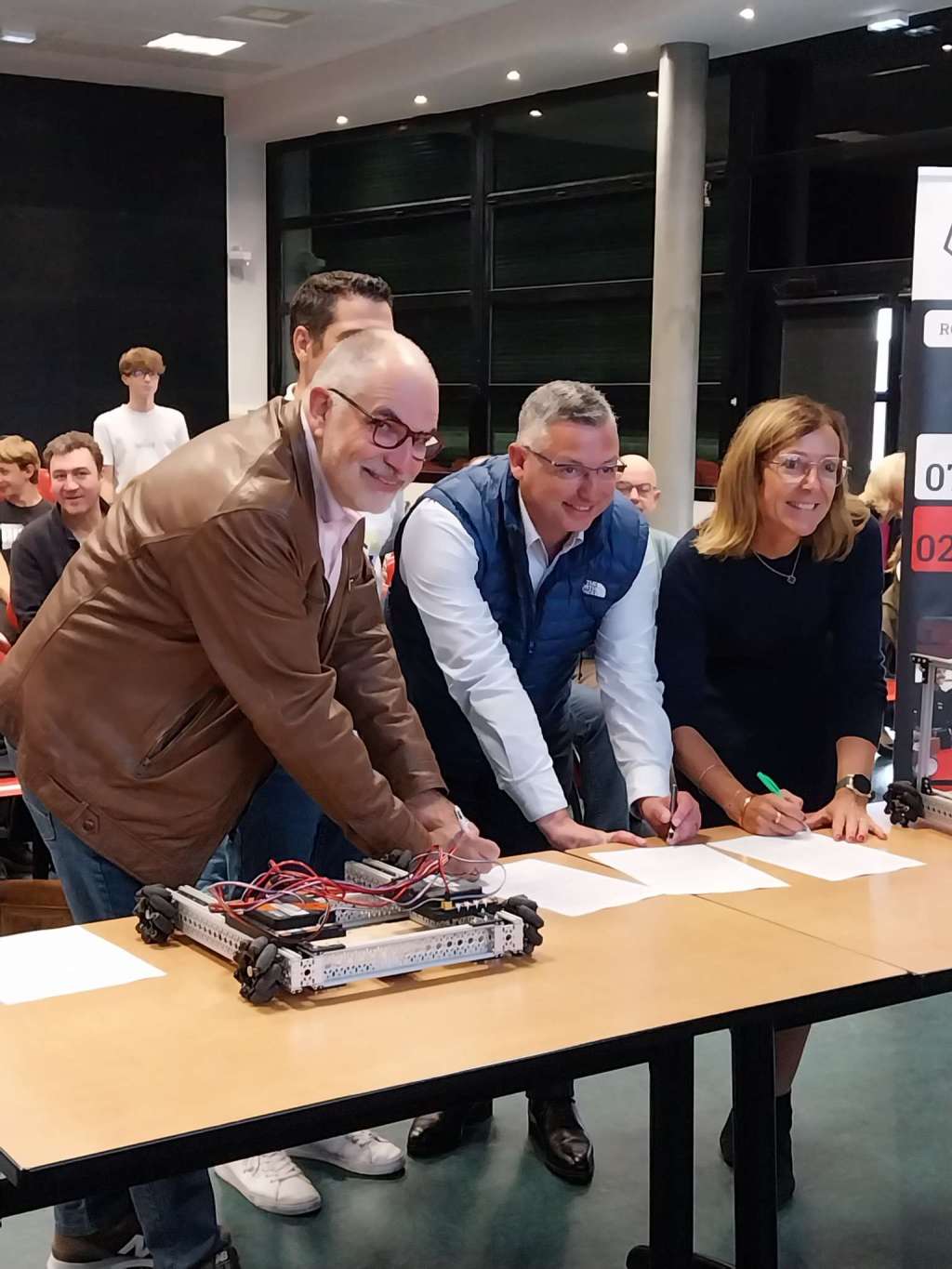 signature du mécénat entre EDF et la FCT à notre lycée